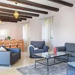 Lucia Villa *