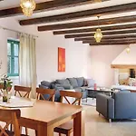 Lucia Villa