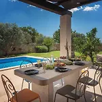 Lucia Villa