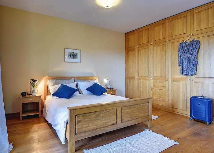 Lucia 빌라 보드냔